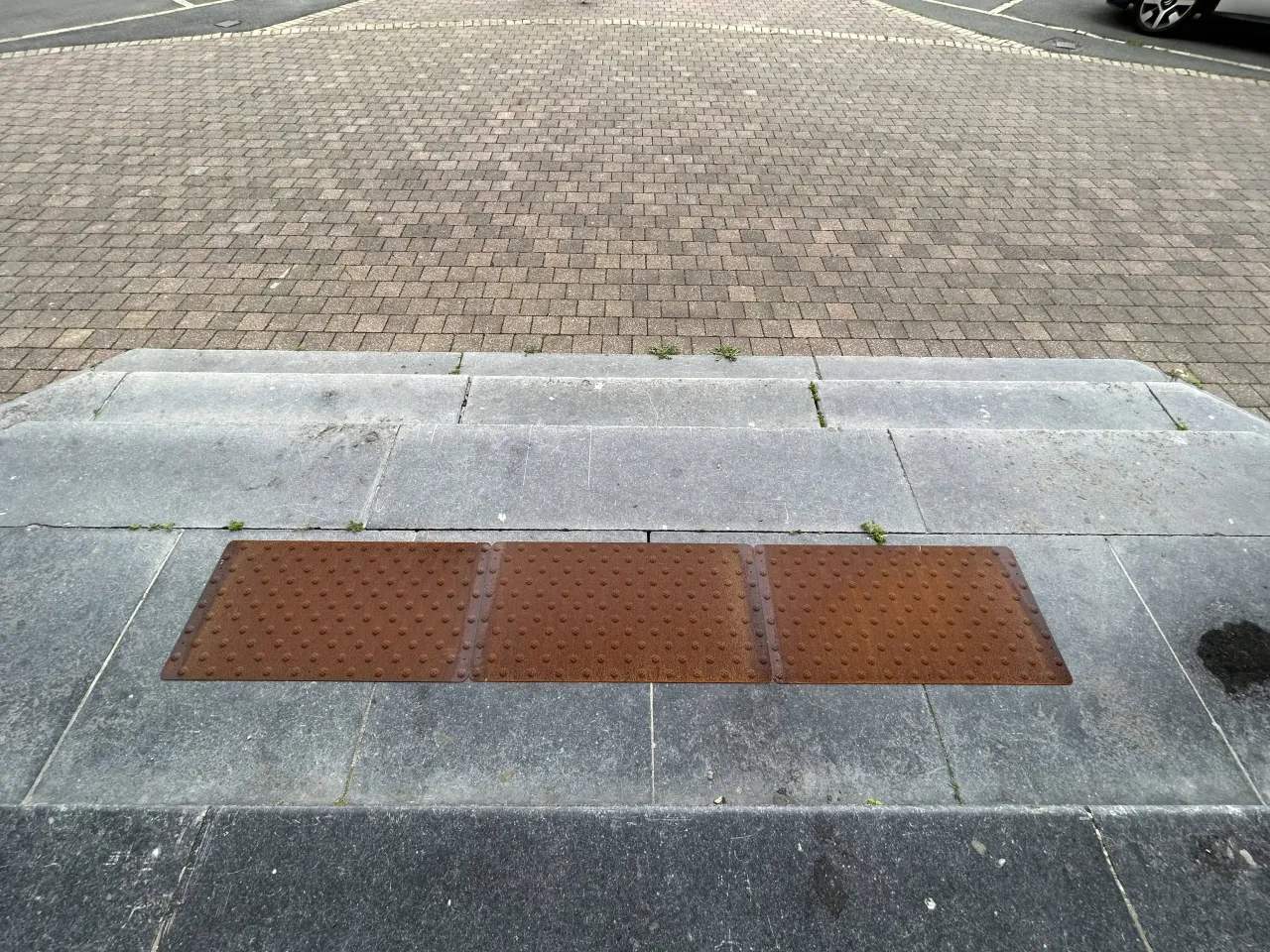 Dalle_podotactile_TOLPLOT_Corten_5