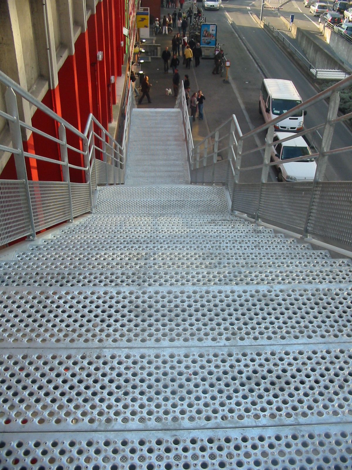 Marche_metallique_TOlMIXTE